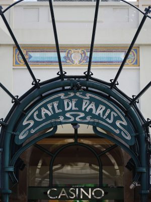 Monte Carlo, Monaco.
Wednesday 20 May 2015.
The Cafe de Paris and Casino.
World Copyright: Sam Bloxham/LAT Photographic.
ref: Digital Image _SBL8048