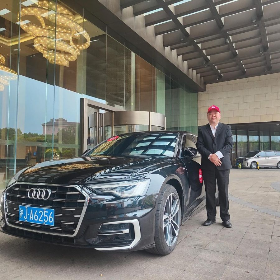 Morning from Shanghai. The first guests are starting to arrive @astonmartinf1 For SEO, it is always a great honor and pleasure to work together with F1 teams #F1 #ChineseGP (2)