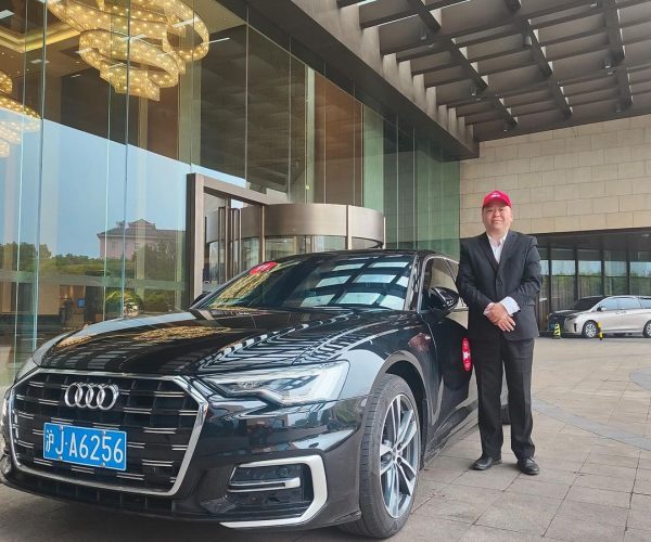 Morning from Shanghai. The first guests are starting to arrive @astonmartinf1 For SEO, it is always a great honor and pleasure to work together with F1 teams #F1 #ChineseGP (2)